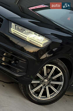 Внедорожник / Кроссовер Audi Q7 2017 в 