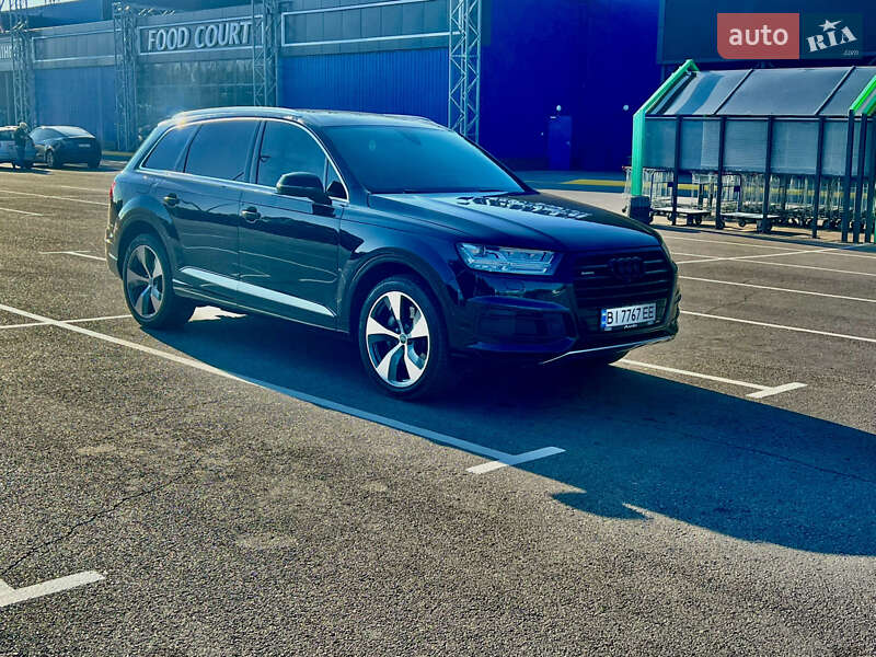 Позашляховик / Кросовер Audi Q7 2016 в 