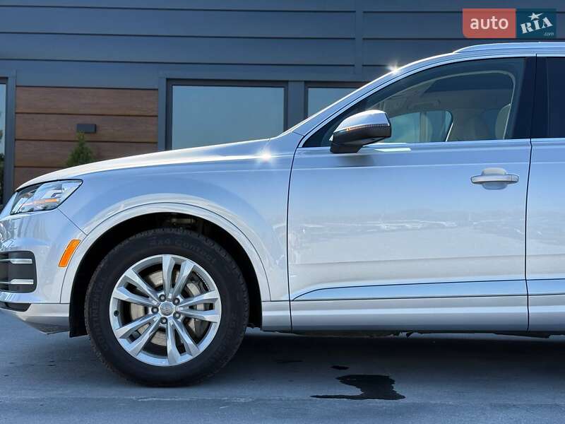 Внедорожник / Кроссовер Audi Q7 2017 в Ровно