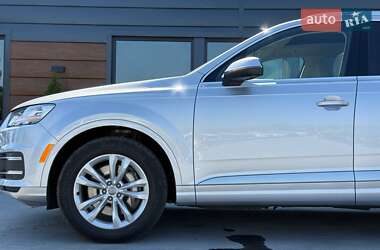 Внедорожник / Кроссовер Audi Q7 2017 в 