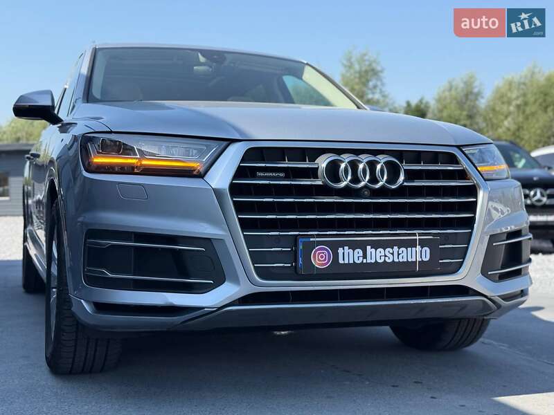 Внедорожник / Кроссовер Audi Q7 2017 в Ровно