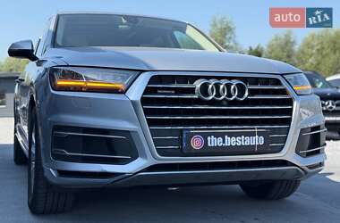 Внедорожник / Кроссовер Audi Q7 2017 в 