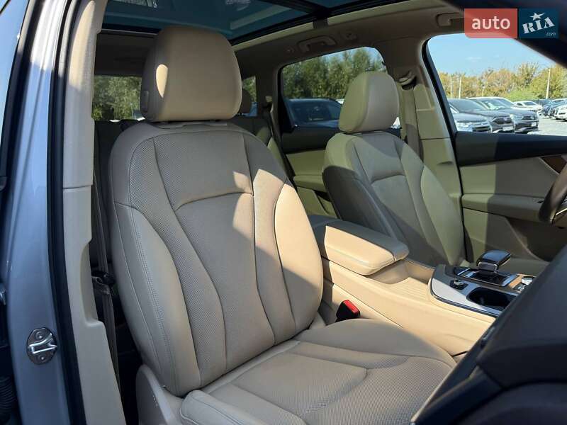 Внедорожник / Кроссовер Audi Q7 2017 в Ровно