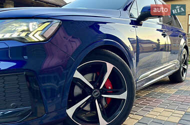 Позашляховик / Кросовер Audi Q7 2021 в Полтаві