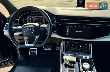 Позашляховик / Кросовер Audi Q7 2021 в 