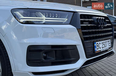 Внедорожник / Кроссовер Audi Q7 2016 в 