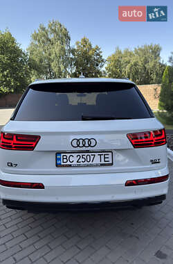 Внедорожник / Кроссовер Audi Q7 2016 в 
