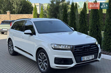 Внедорожник / Кроссовер Audi Q7 2016 в 