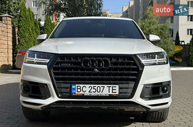 Внедорожник / Кроссовер Audi Q7 2016 в 