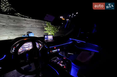 Внедорожник / Кроссовер Audi Q7 2016 в 