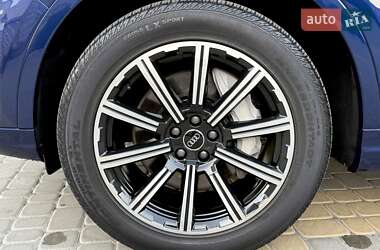 Позашляховик / Кросовер Audi Q7 2019 в 