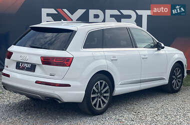 Внедорожник / Кроссовер Audi Q7 2016 в 