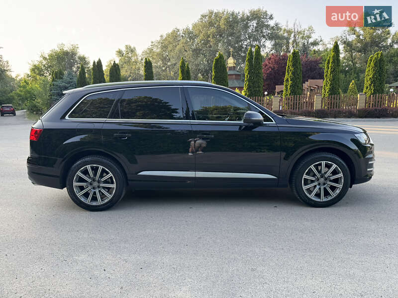 Внедорожник / Кроссовер Audi Q7 2015 в Днепре