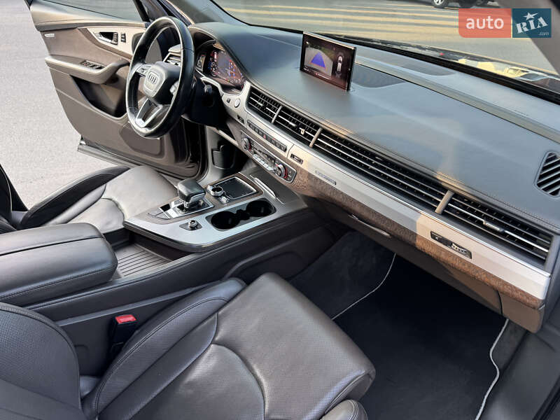 Внедорожник / Кроссовер Audi Q7 2015 в Днепре