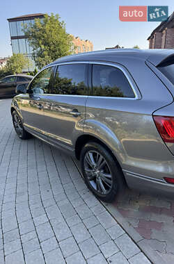 Внедорожник / Кроссовер Audi Q7 2011 в 