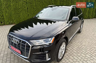 Позашляховик / Кросовер Audi Q7 2020 в 