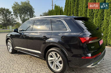 Позашляховик / Кросовер Audi Q7 2020 в 