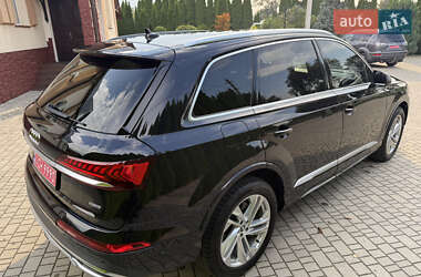 Позашляховик / Кросовер Audi Q7 2020 в 