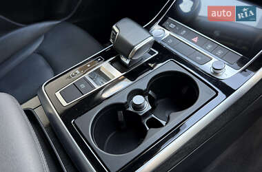 Позашляховик / Кросовер Audi Q7 2020 в 