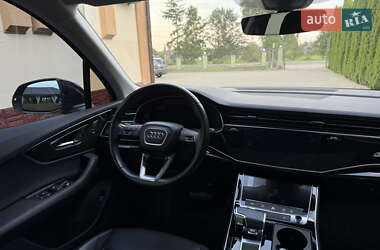 Позашляховик / Кросовер Audi Q7 2020 в 