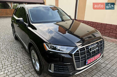Позашляховик / Кросовер Audi Q7 2020 в 