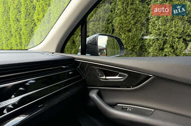 Позашляховик / Кросовер Audi Q7 2020 в 