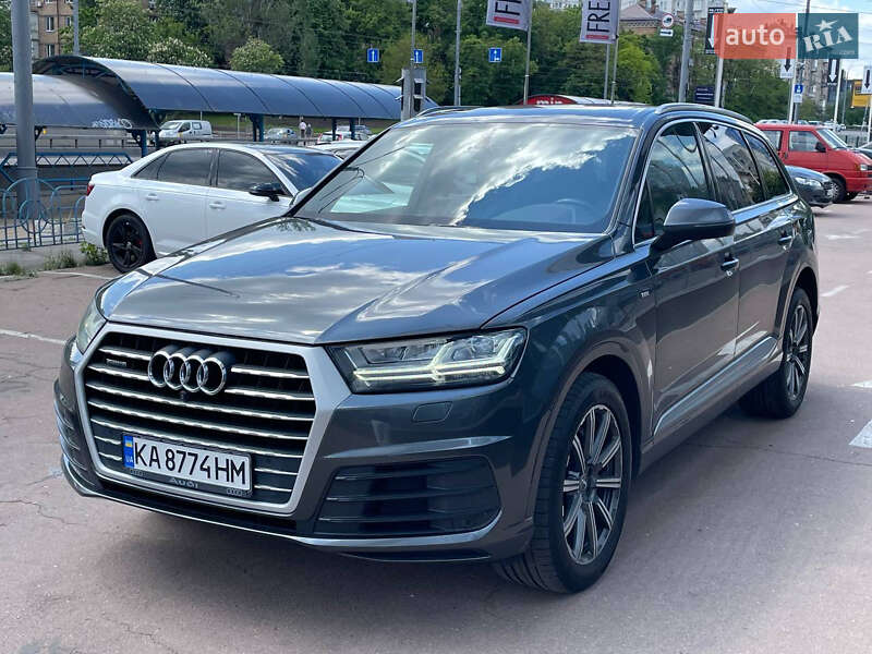 Позашляховик / Кросовер Audi Q7 2018 в Києві