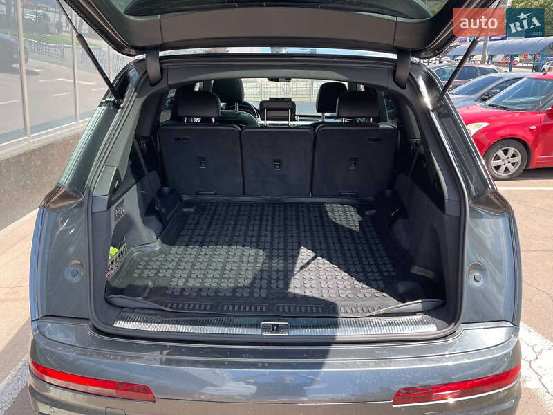 Позашляховик / Кросовер Audi Q7 2018 в Києві