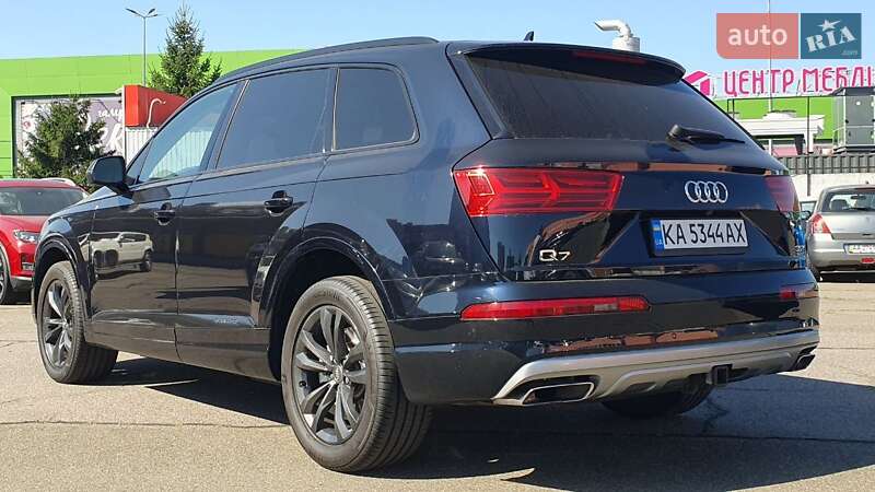 Позашляховик / Кросовер Audi Q7 2016 в Києві