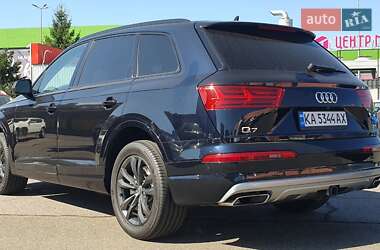 Внедорожник / Кроссовер Audi Q7 2016 в 