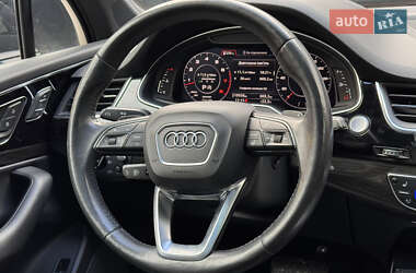 Внедорожник / Кроссовер Audi Q7 2017 в 
