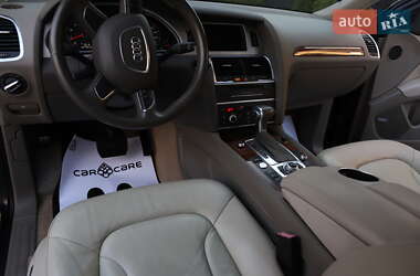 Позашляховик / Кросовер Audi Q7 2015 в  фото 78 Позашляховик / Кросовер Audi Q7 2015 в