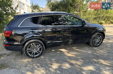 Позашляховик / Кросовер Audi Q7 2007 в 