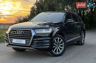 Позашляховик / Кросовер Audi Q7 2017 в 