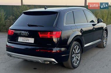 Позашляховик / Кросовер Audi Q7 2017 в 