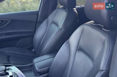 Позашляховик / Кросовер Audi Q7 2017 в 