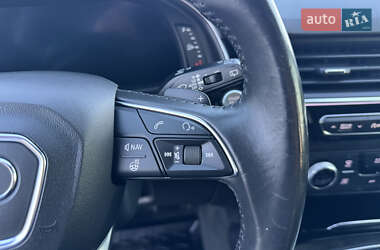 Позашляховик / Кросовер Audi Q7 2017 в 