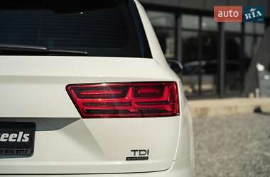 Позашляховик / Кросовер Audi Q7 2017 в 