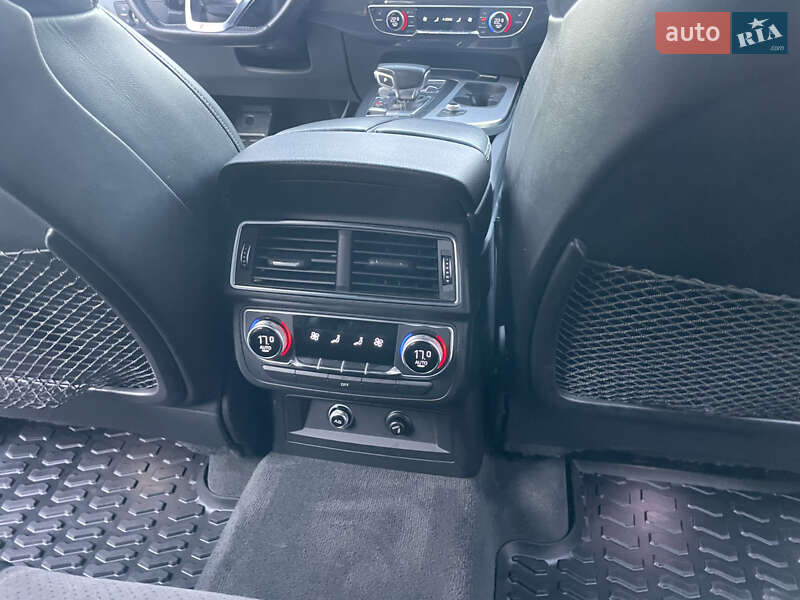 Внедорожник / Кроссовер Audi Q7 2017 в Киеве