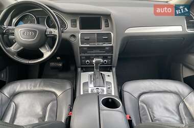 Позашляховик / Кросовер Audi Q7 2013 в 