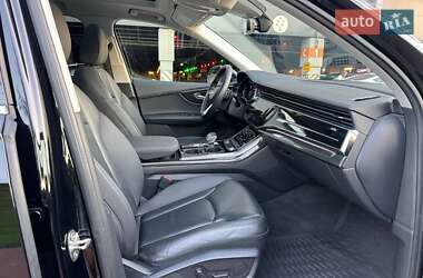Внедорожник / Кроссовер Audi Q7 2020 в 