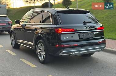 Внедорожник / Кроссовер Audi Q7 2020 в 