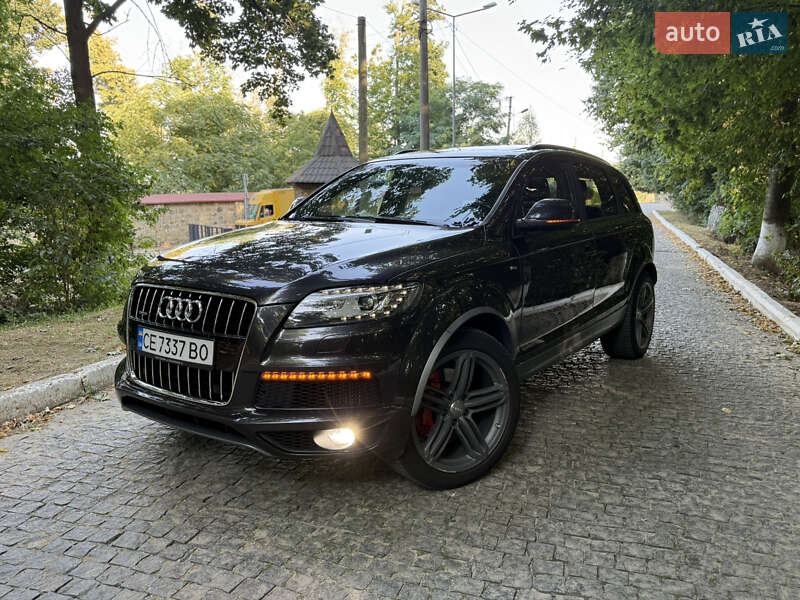 Позашляховик / Кросовер Audi Q7 2012 в 