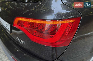 Позашляховик / Кросовер Audi Q7 2012 в 