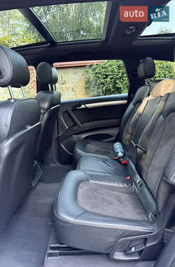 Позашляховик / Кросовер Audi Q7 2012 в 