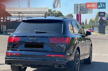 Внедорожник / Кроссовер Audi Q7 2016 в 