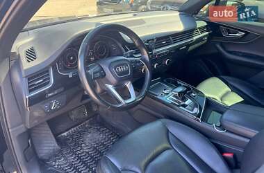 Внедорожник / Кроссовер Audi Q7 2016 в 