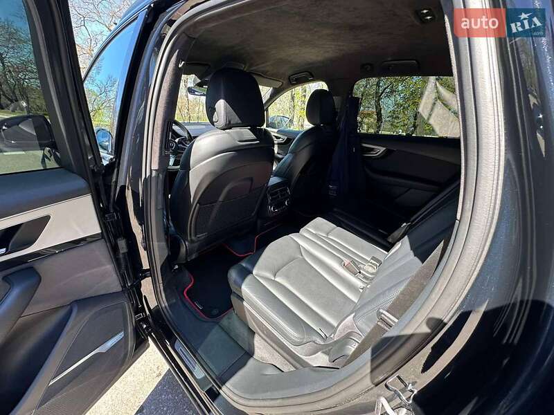 Внедорожник / Кроссовер Audi Q7 2016 в Измаиле