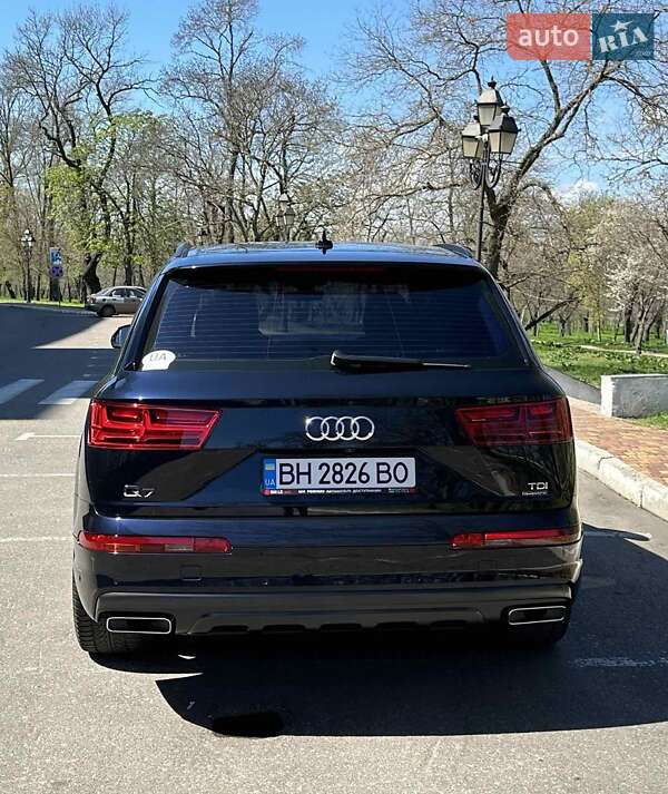Внедорожник / Кроссовер Audi Q7 2016 в Измаиле