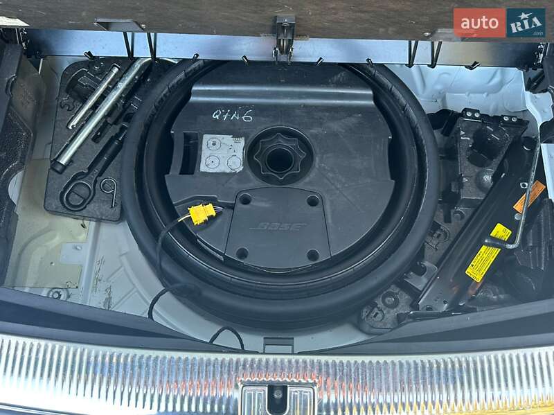 Внедорожник / Кроссовер Audi Q7 2013 в Волочиске